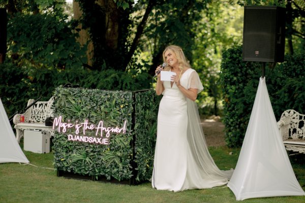 Bride reading speech