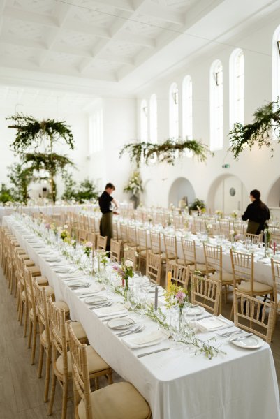 Dining room flowers detail cutlery empty