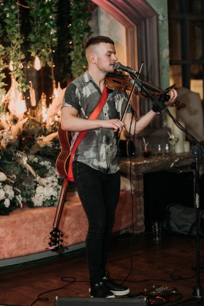 Irish musician wedding band violinist