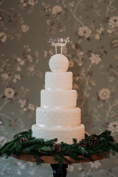 White wedding cake