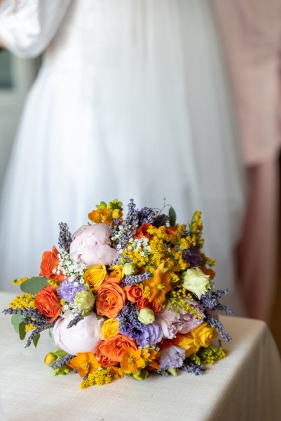 Colourful orange roses flowers in bouquet