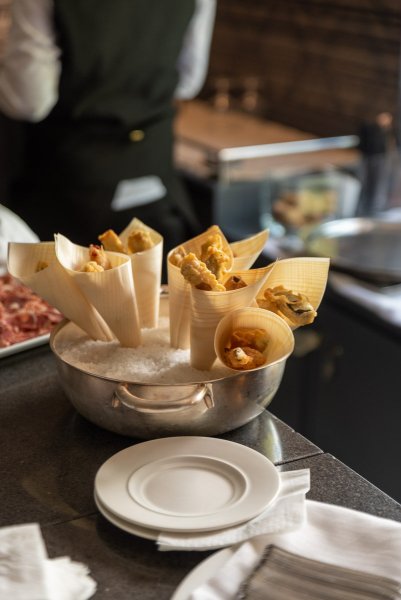 Fries frites in brass silver bowl food