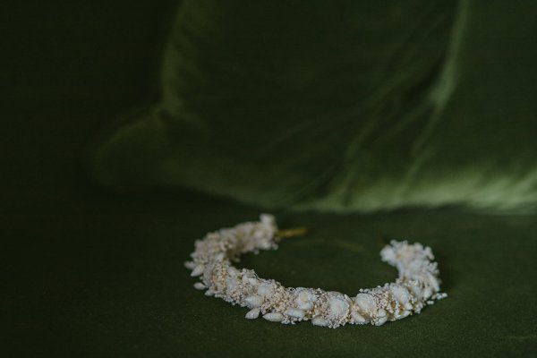 Flower hairband detail