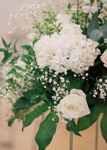 Up close bouquet flowers white roses