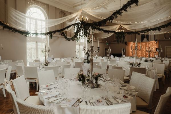 White floral decor interior dining room setting