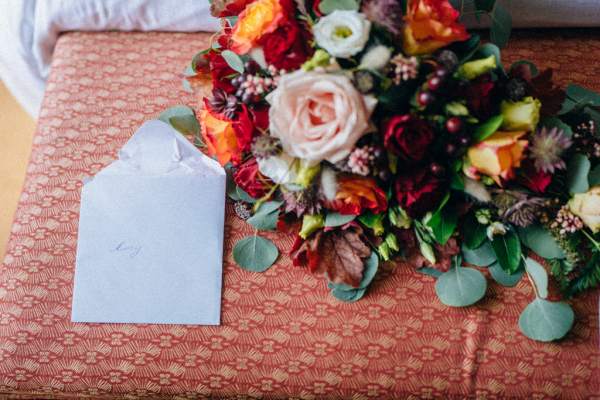 Letter from groom fiance note red pink roses flowers