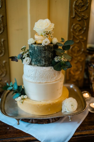 wedding cake display