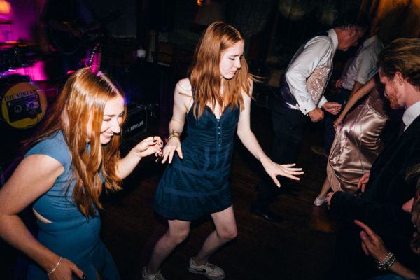 Guests dancing on the dancefloor