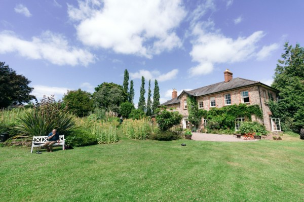 Shot of wedding venue grass shot sun is shining