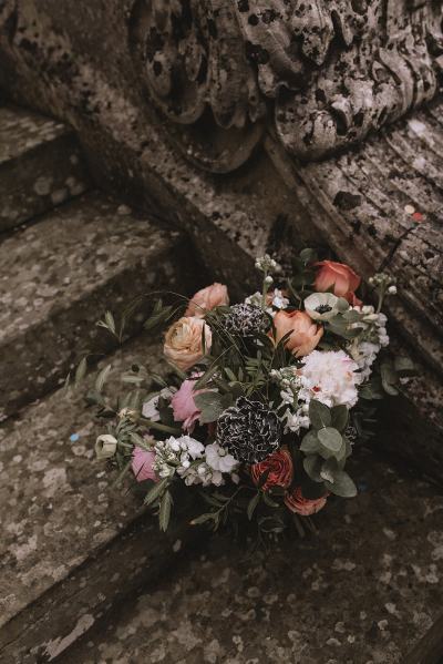 Rose flowers bouquet on steps exterior