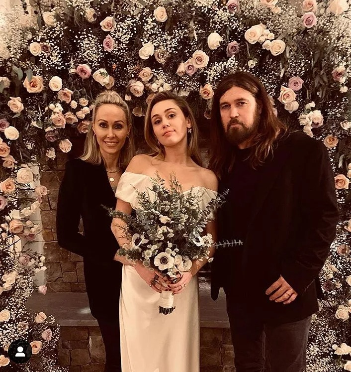 Celebrity Wedding Bouquet | Famous Brides | OneFabDay.com