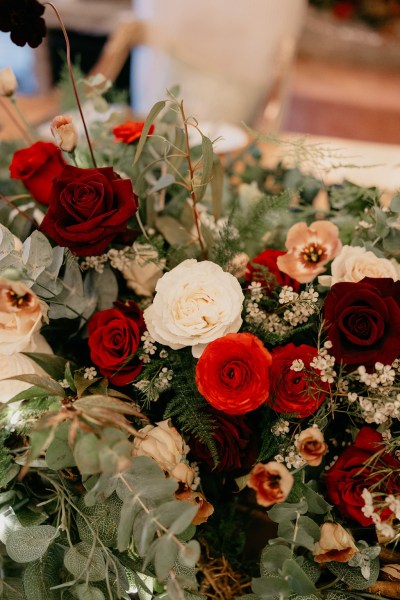 Flowers/roses bouquet close up