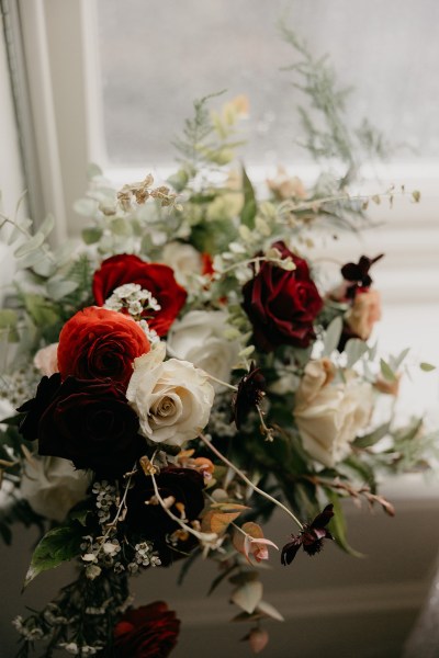 Bouquet of flowers/red roses