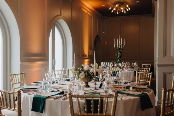 Empty dining room table interior decor