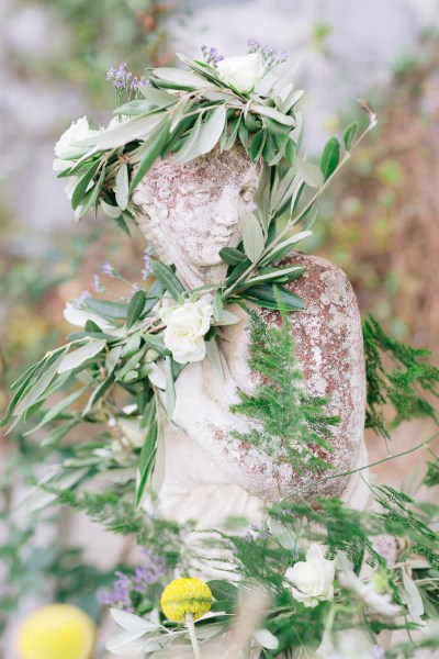 Close up of ivy flowers