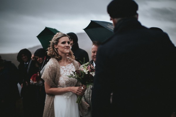 Bride groom umbrella ceremony