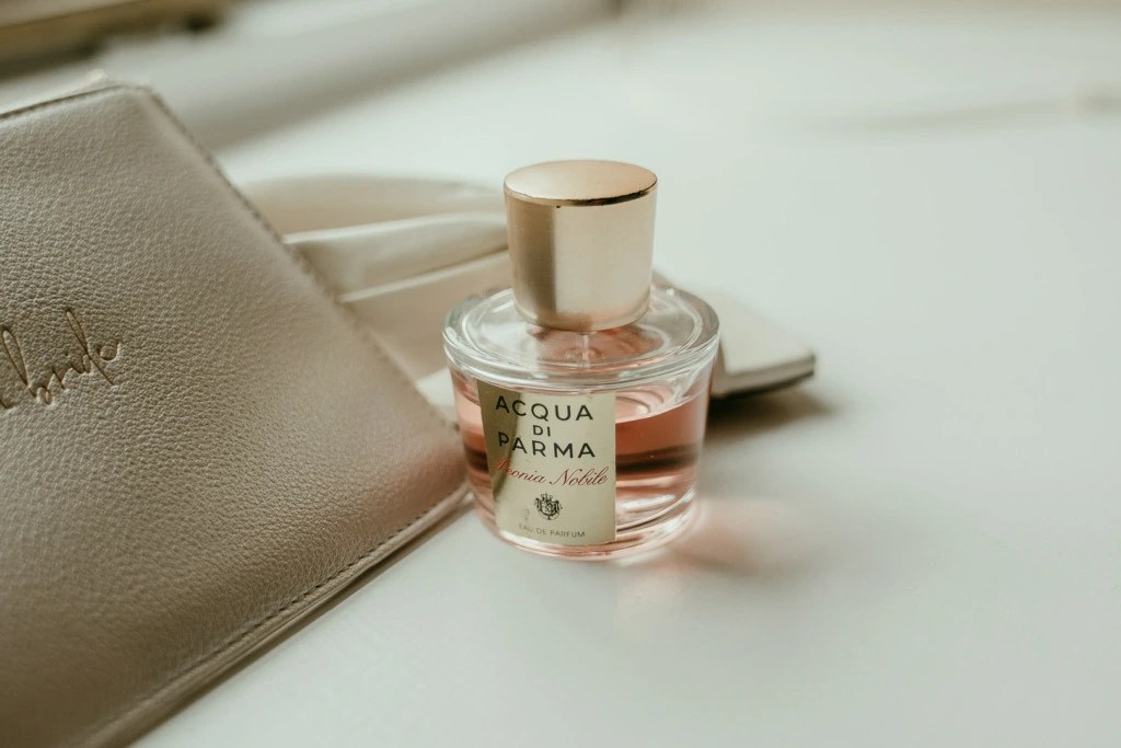 Couple's Wedding Scent Pairing | See more on OneFabDay.com