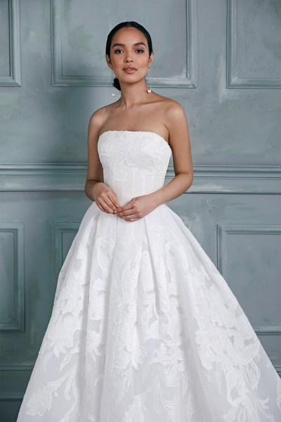 Bridal Collection: Anne Barge 2023 Fillmore dress