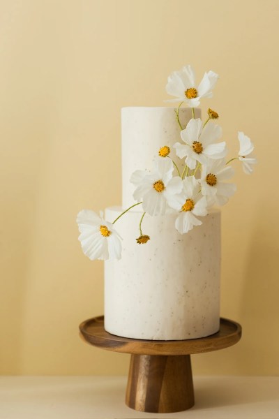 rustic wedding cake, summer wedding cake, fresh flower cake