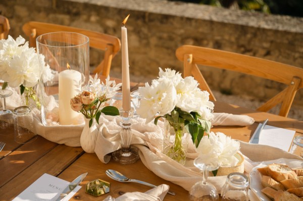 White roses table setting wooden table candles