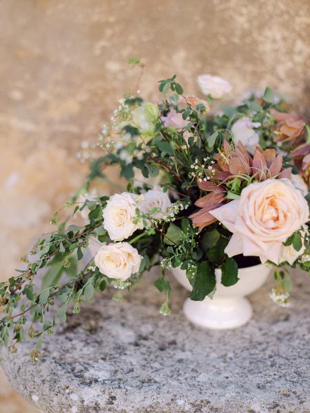 White roses flowers in bouquet pot