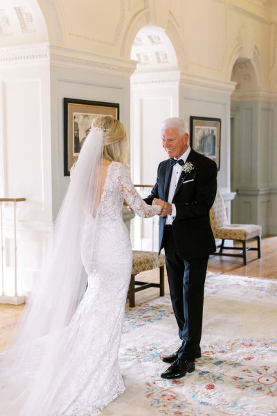 Father of the bride sees his daughter for the first time