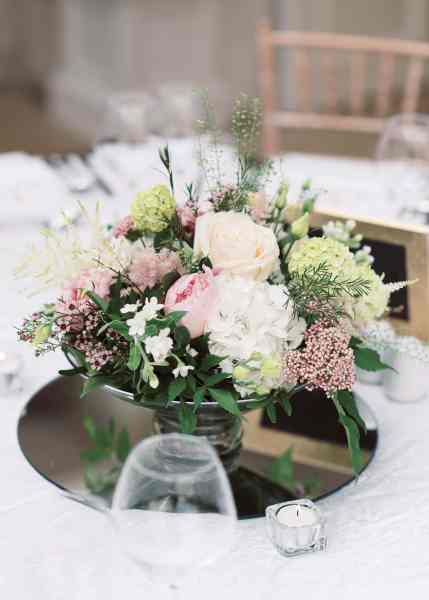 Pink and white flowers roses bouquet