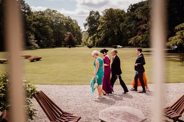 Atmosphere shot of guests walking on pathway