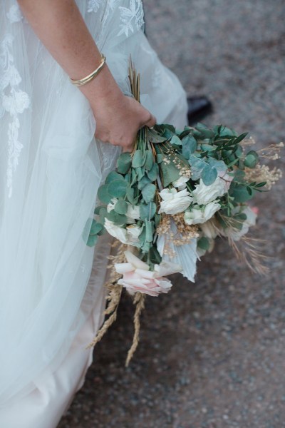 close up of brides bouquet flowers