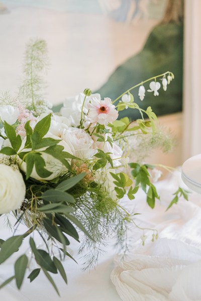 flowers ivy resting on table