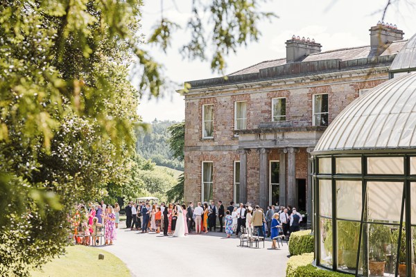 atmosphere shot of guests outside in courtyard