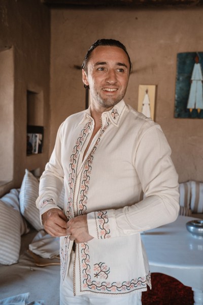 groom gets ready for wedding