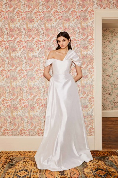 Markarian 2024 Edith White Silk Asymmetric Drape Shoulder Gown €7,800.00