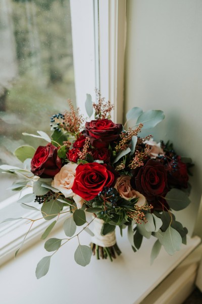 red roses bouquet