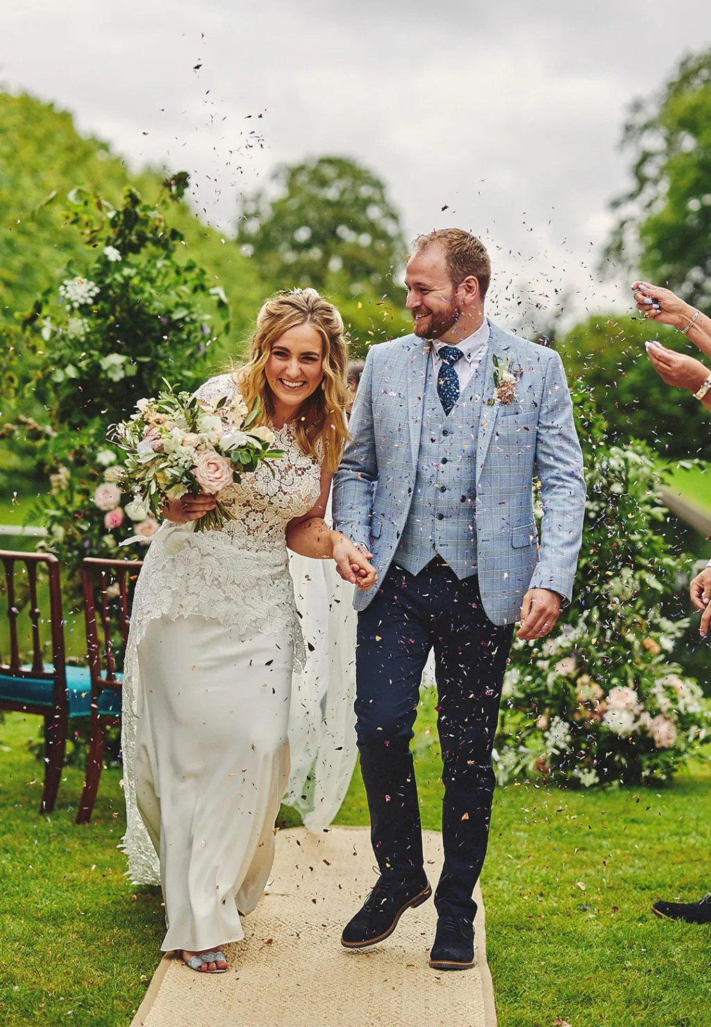 Amazing Wedding Confetti Pictures | See more on onefabday-com