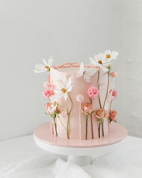 Pretty Spring Wedding Cakes | One Fab Day